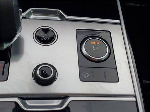 Certified 2023 Land Rover Range Rover SE image 32