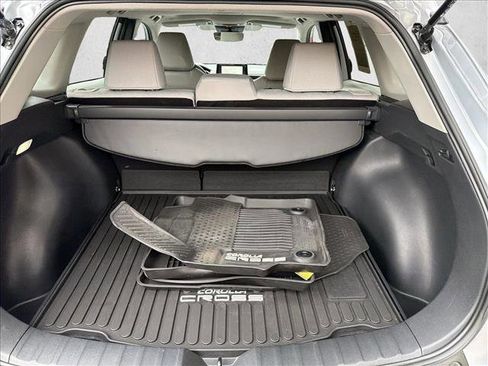 Certified 2025 Toyota Corolla Cross LE image 26