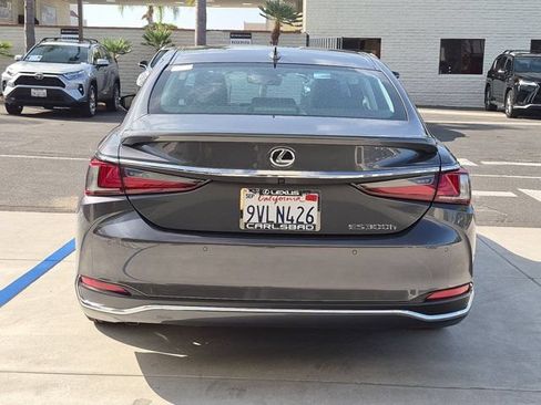 Used 2025 Lexus ES 300h w/ Premium Package FWD image 6