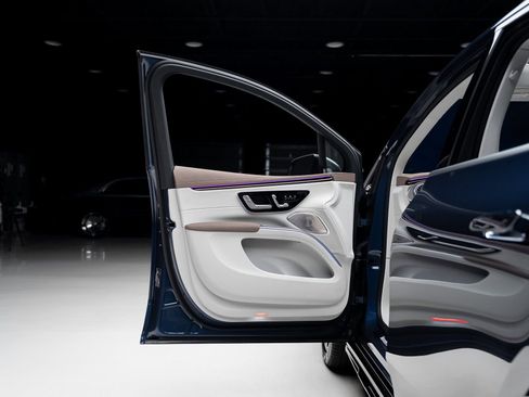 Used 2023 Mercedes-Benz EQS 450+ 4MATIC SUV w/ AMG Line Exterior Package image 50