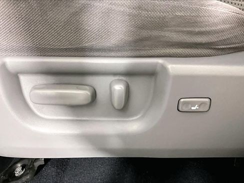 Used 2012 Toyota Tundra 2WD Double Cab image 32