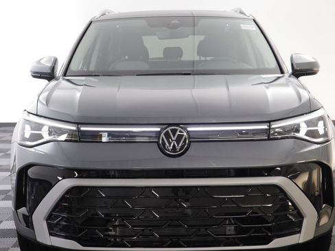 New 2026 Volkswagen Taos SEL image 21