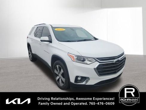 Used 2020 Chevrolet Traverse LT w/ LT Premium Package FWD image 3