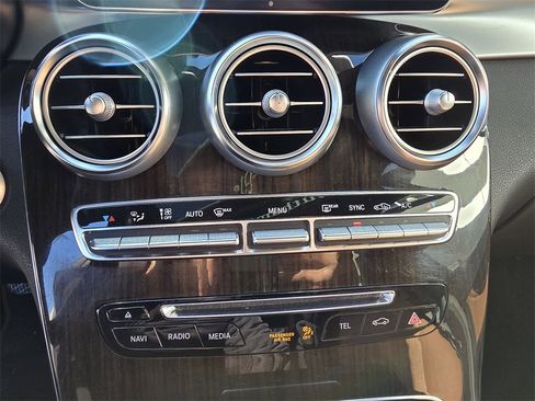 Used 2016 Mercedes-Benz GLC 300 4MATIC image 27