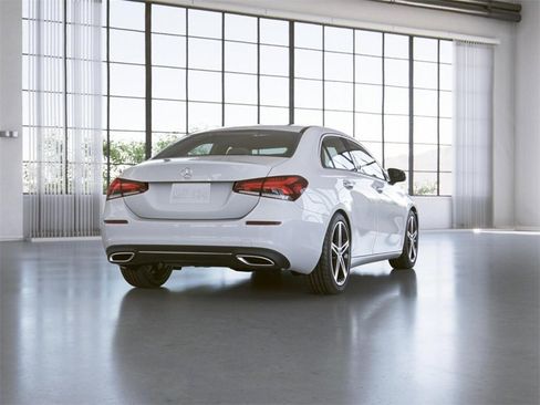 Certified 2022 Mercedes-Benz A 220 4MATIC image 24