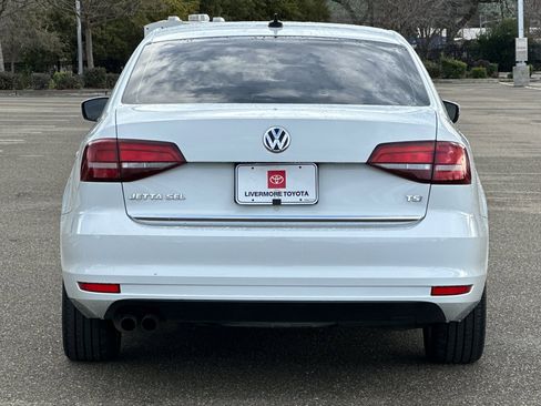 Used 2017 Volkswagen Jetta SEL image 5