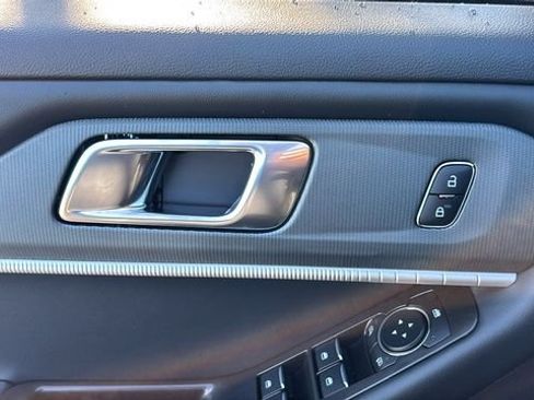 New 2026 Ford Explorer ST-Line AWD/4WD image 9