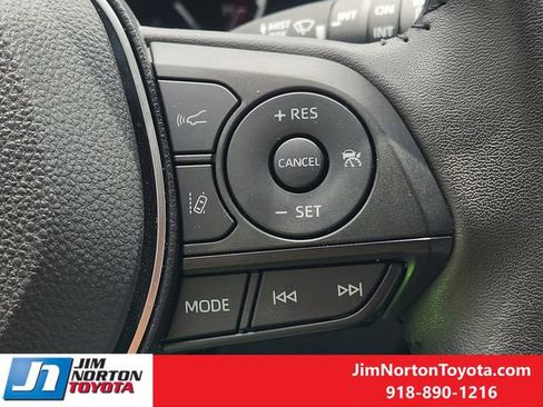 Used 2025 Toyota RAV4 XLE Premium FWD image 30