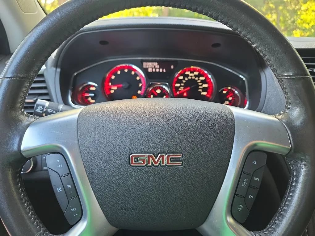 Used 2016 GMC Acadia SLE FWD image 16