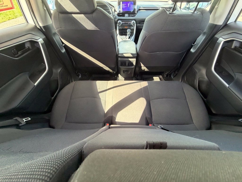 Used 2024 Toyota RAV4 LE AWD/4WD image 43