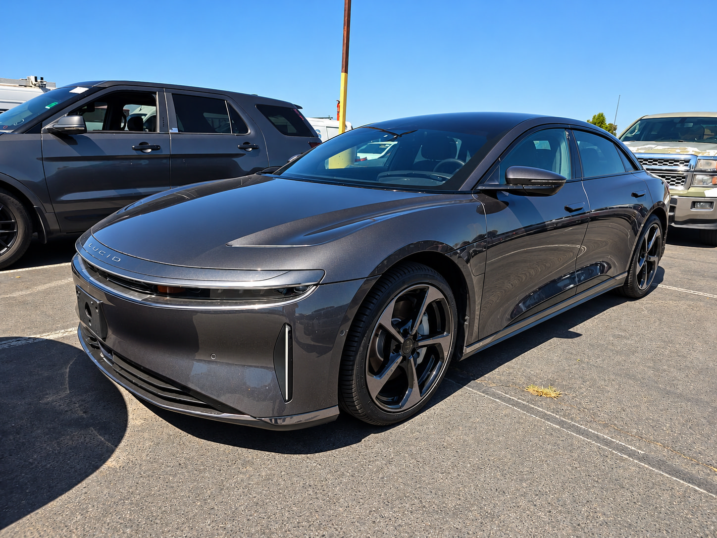 Used 2025 Lucid Air Touring AWD/4WD image 2