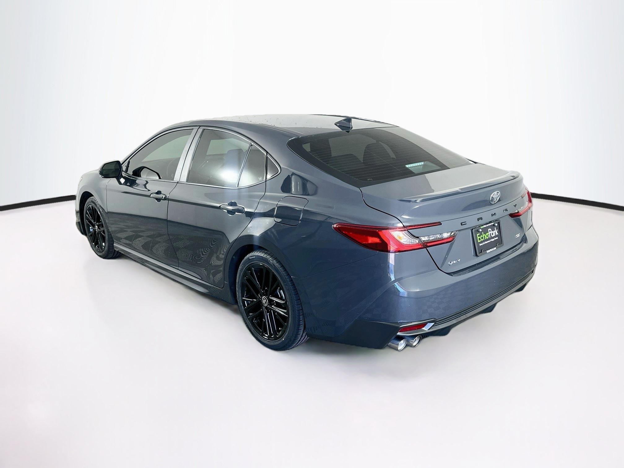 Used 2025 Toyota Camry SE FWD image 5