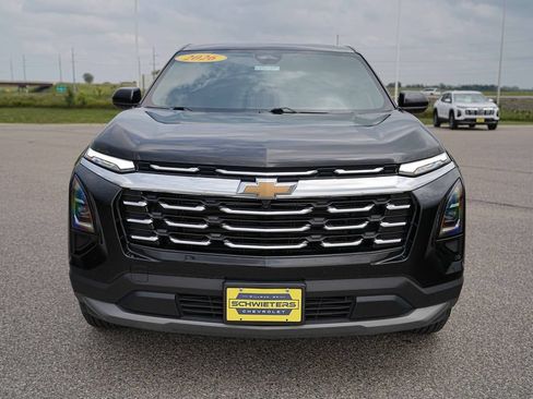 Used 2026 Chevrolet Equinox LT AWD/4WD image 2