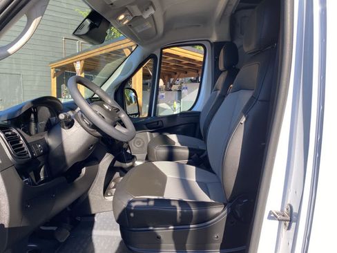 Used 2026 RAM ProMaster 2500 w/ Convenience Group FWD image 14