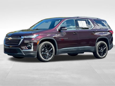 Used 2023 Chevrolet Traverse LT FWD image 3