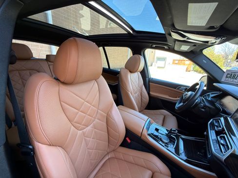 Used 2023 BMW X5 xDrive40i w/ M Sport Package image 30