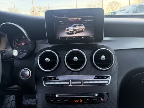 Used 2019 Mercedes-Benz GLC 300 image 28