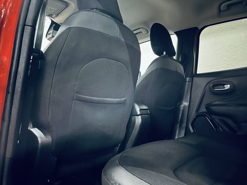 Used 2017 Jeep Renegade Altitude w/ Safety & Security Group FWD image 19