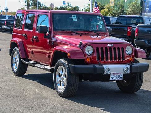 Used 2013 Jeep Wrangler Unlimited Sahara image 5