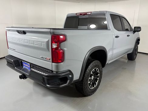 Used 2025 Chevrolet Silverado 1500 ZR2 w/ Technology Package image 10