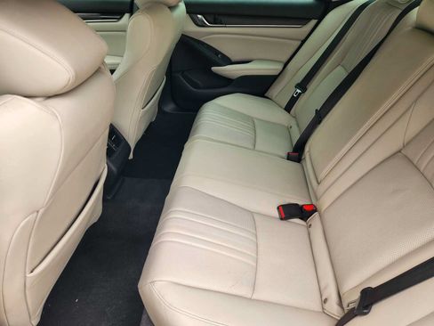 Used 2020 Honda Accord Touring image 29