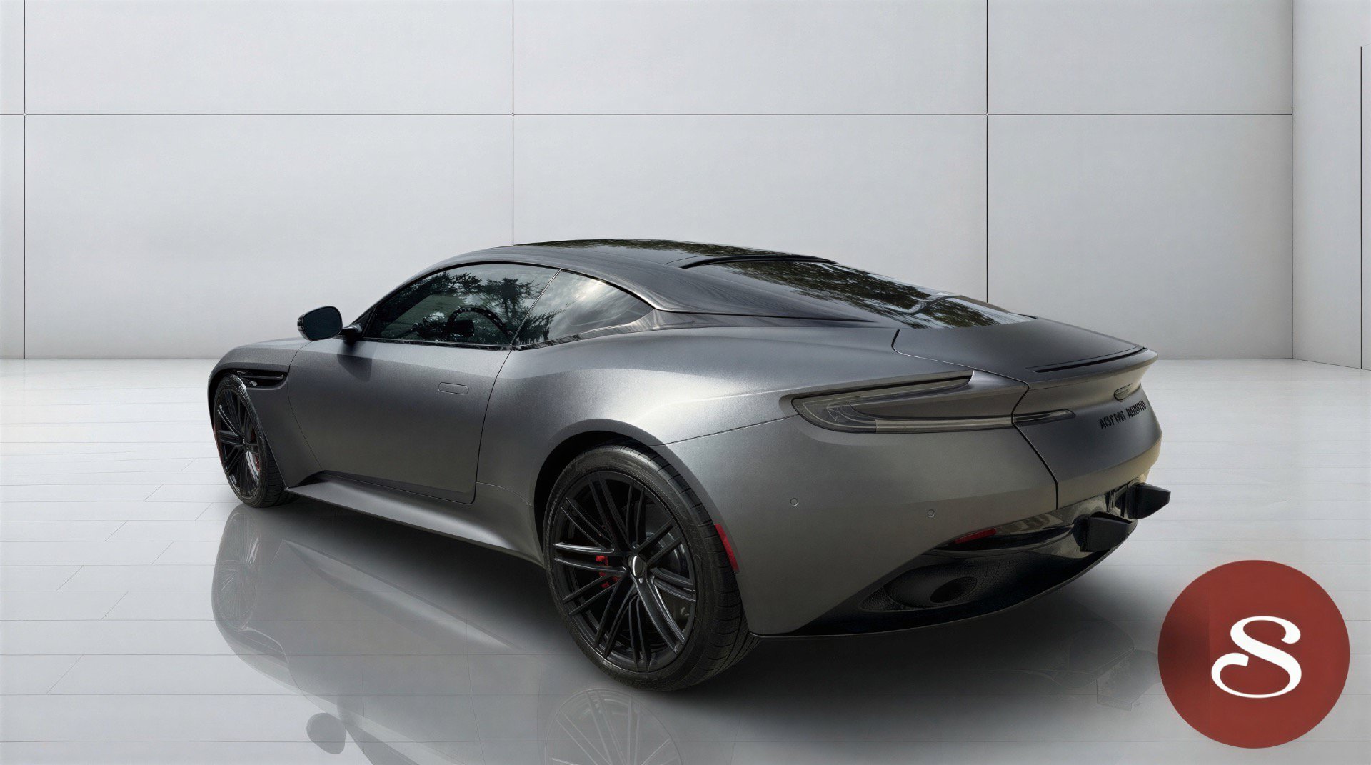 Used 2024 Aston Martin DB12 Coupe RWD image 2