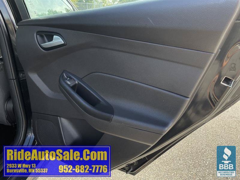 Used 2014 Ford Focus SE w/ SE Winter Package FWD image 15