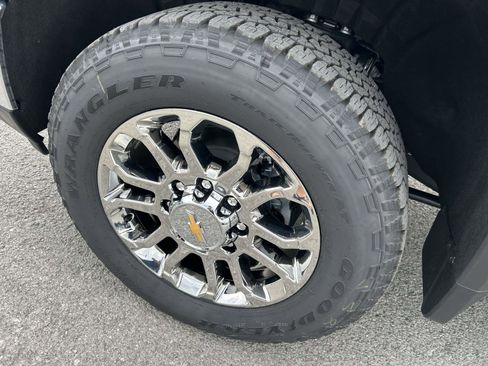New 2026 Chevrolet Silverado 3500 LTZ w/ LTZ Premium Package image 9