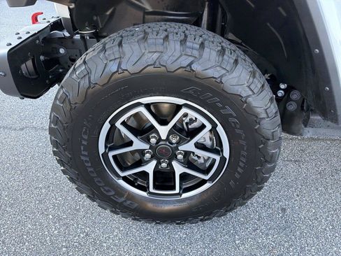 Used 2026 Jeep Wrangler Unlimited Rubicon AWD/4WD image 10