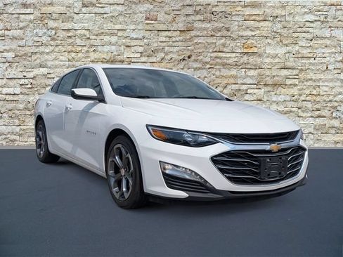 Used 2024 Chevrolet Malibu LT FWD image 2