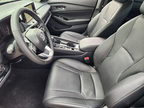 Used 2025 Honda Accord Touring image 9