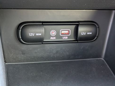 Certified 2017 Kia Niro LX image 28