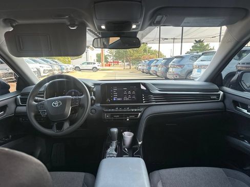 Used 2025 Toyota Camry LE FWD image 21