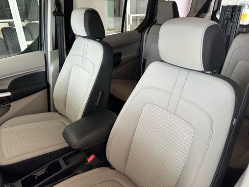 Certified 2019 Ford Transit Connect XLT FWD image 18