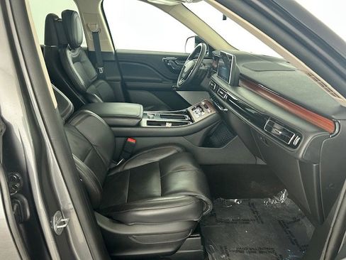 Used 2023 Lincoln Aviator Reserve w/ Equipment Group 201A AWD/4WD image 18