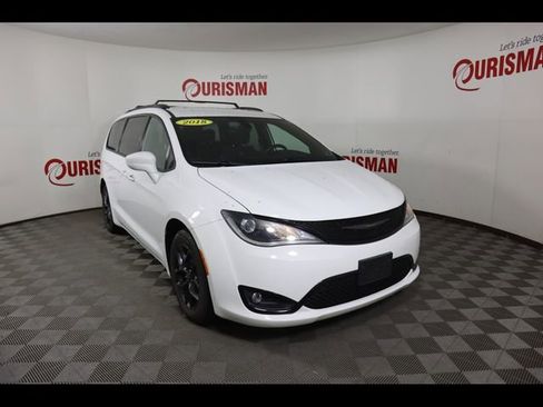 Used 2018 Chrysler Pacifica Touring Plus w/ S Appearance Package image 12
