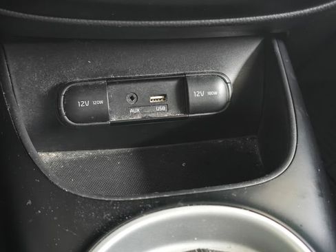 Used 2017 Kia Soul + image 27