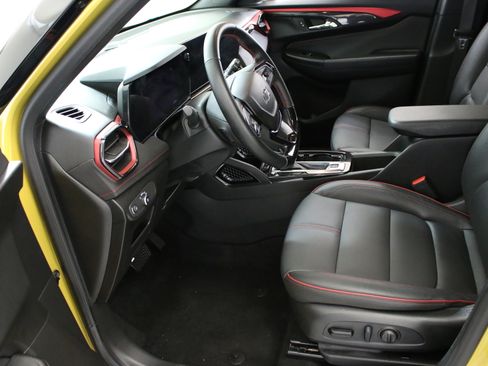 Used 2025 Chevrolet TrailBlazer RS w/ Driver Confidence Package AWD/4WD image 24