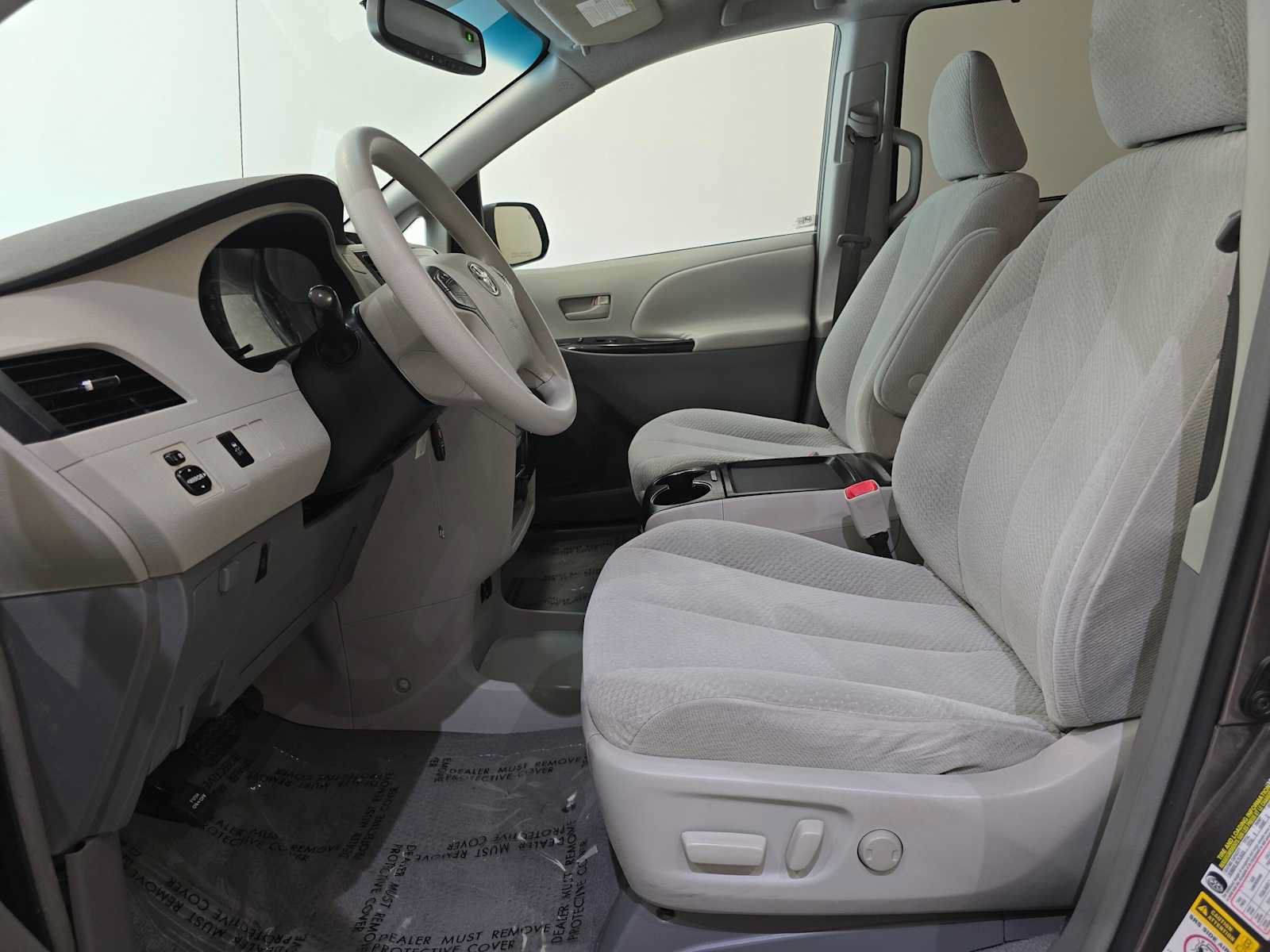 Used 2011 Toyota Sienna LE w/ Towing Pkg FWD image 20