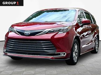 Used 2024 Toyota Sienna XLE FWD video 1