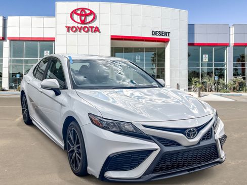 Certified 2024 Toyota Camry SE FWD image 3