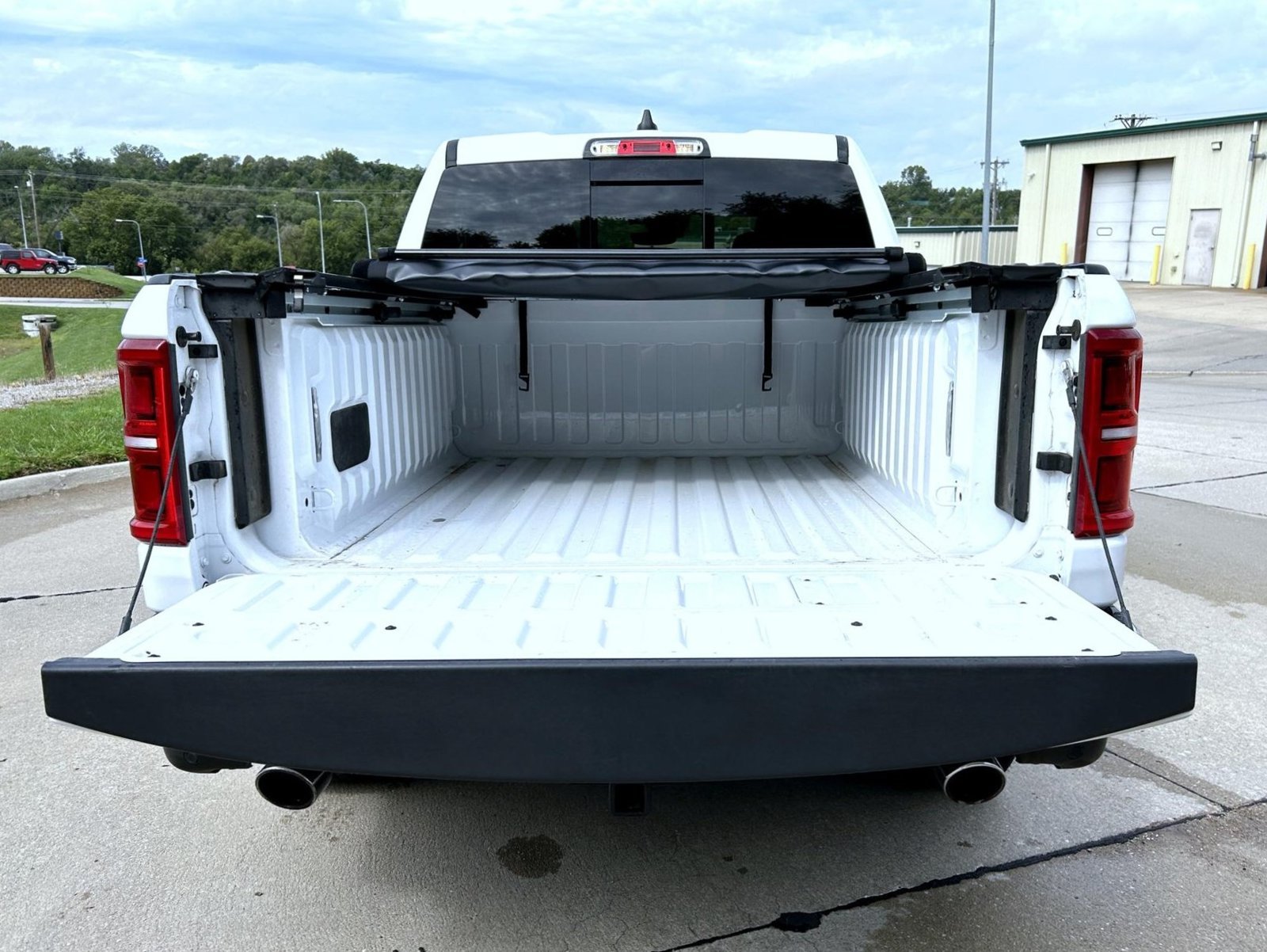 Used 2025 RAM 1500 Limited AWD/4WD image 23