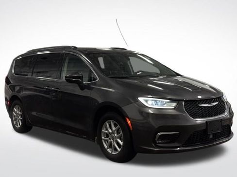 Used 2022 Chrysler Pacifica Touring-L image 4