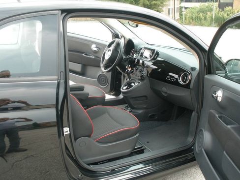 Used 2017 FIAT 500 Pop w/ Sport Appearance Package FWD image 22