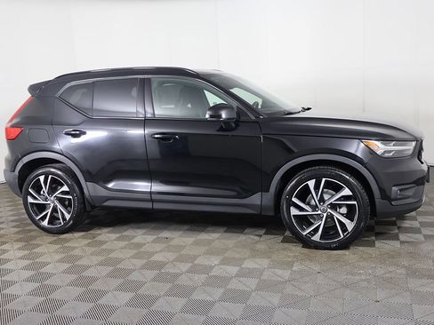 Used 2021 Volvo XC40 T5 R-Design w/ Protection Package Premier AWD/4WD image 19