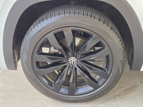 Used 2021 Volkswagen Atlas Cross Sport SEL R-Line image 12