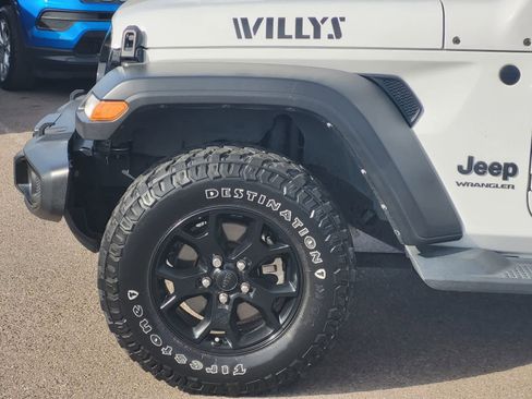 Used 2022 Jeep Wrangler Willys image 8