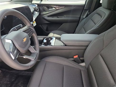 New 2025 Chevrolet Blazer EV LT image 21