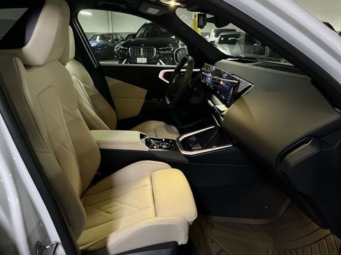 Used 2025 BMW X3 xDrive30i w/ Premium Package image 25