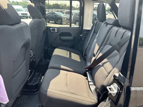 Used 2023 Jeep Wrangler Unlimited w/ Sun & Screen Package AWD/4WD image 22